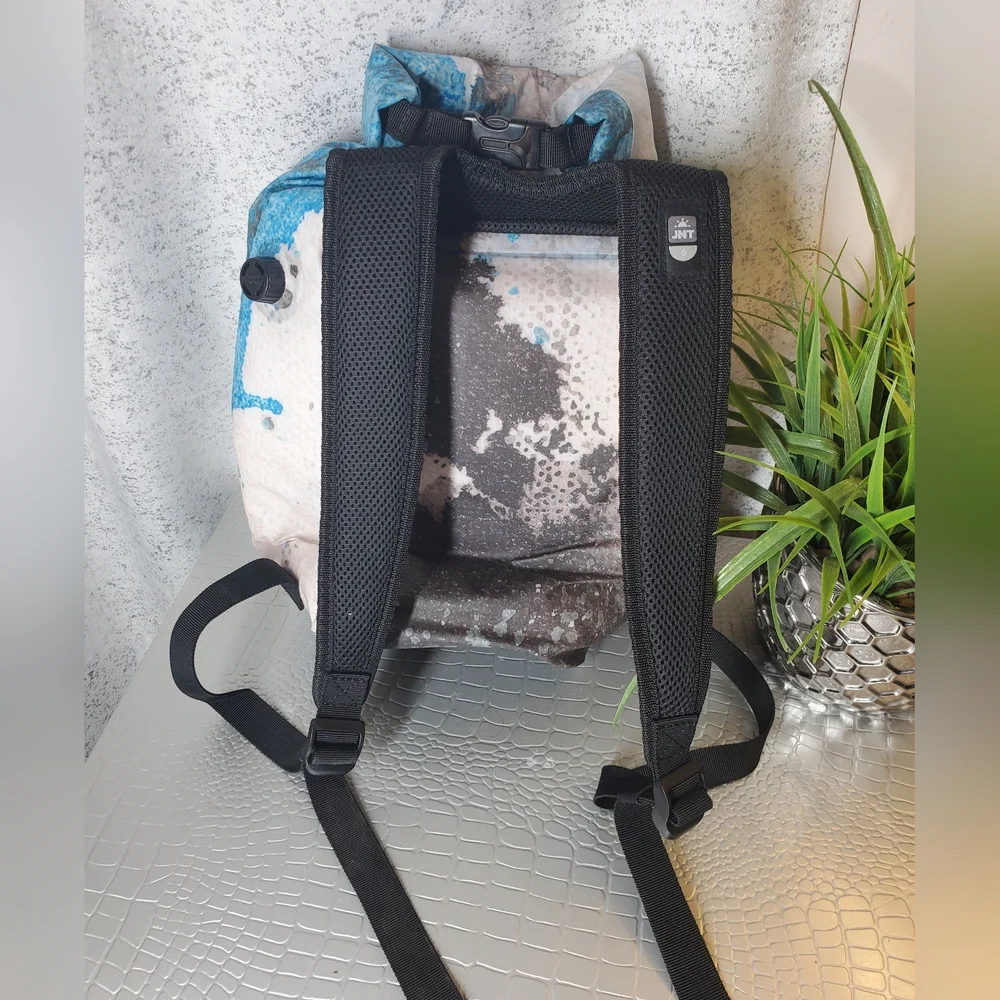 ICEMULE NWT Jaunt 9L Collapsible Waterproof Canouflage Blue and Black  Backpack